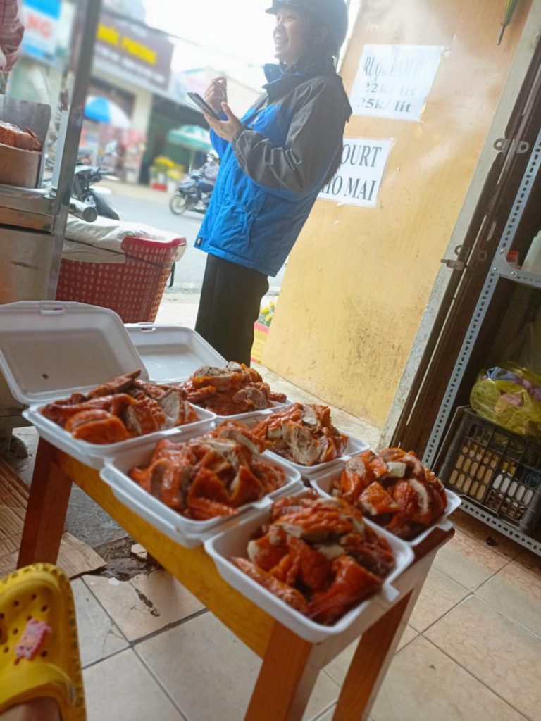 Lò quay Đà Lạt Heo quay Vị quay Gà quay ngon chât lượng đươc ưa thích 2022-08-28 16:07:37