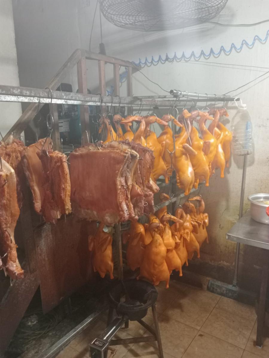 Lò quay Đà Lạt Heo quay Vị quay Gà quay ngon chât lượng đươc ưa thích 2022-10-27 16:43:00